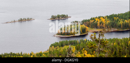 Paysage d'automne du lac Pielinen en Finlande Banque D'Images