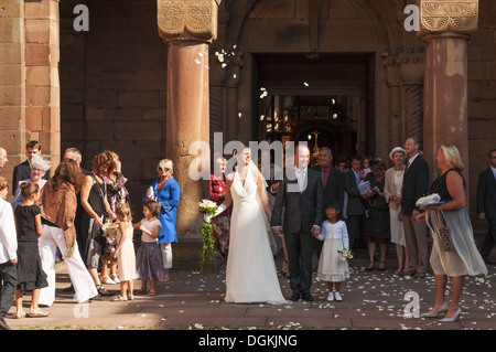 Elk213-1608 France, Alsace, Saverne, Marmoutier église, fête de mariage Banque D'Images