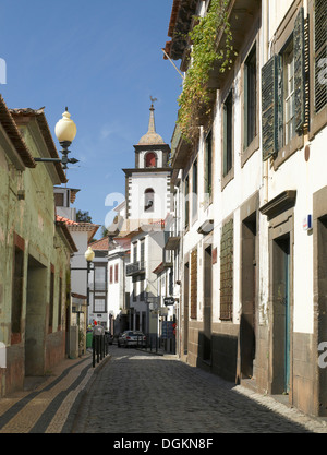 L'église Igreja de São Pedro vu de la Rua de Sao Pedro. Banque D'Images