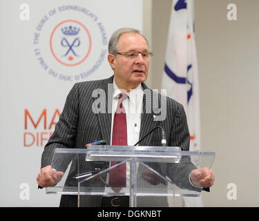 Toronto, Canada. 22 octobre 2013. Deuxième Tasse fondateur Frank O'Dea prononce le discours à un événement de collecte de fonds organisée par le duc d'Édimbourg (Ontario). © EXImages/Alamy Live News Banque D'Images