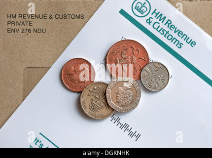 L'administration des douanes et du revenu du Canada Avis d'auto-évaluation à remplir une déclaration de revenus. Banque D'Images