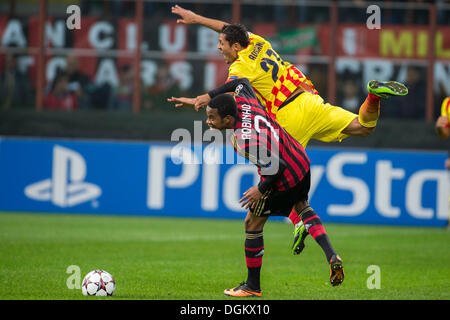 (L-R) Robinho (Milan), Adriano (Barcelone), le 22 octobre 2013 - Football : Football / Ligue des Champions Groupe H match entre l'AC Milan 1-1 FC Barcelone au Stadio Giuseppe Meazza de Milan, Italie. (Photo de Maurizio Borsari/AFLO) Banque D'Images