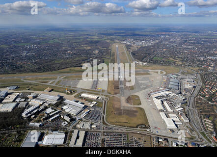 Vue aérienne, l'aéroport de Hambourg ou Hamburg-Fuhlsbuettel, Aéroport Fuhlsbuettel, Hambourg, Hambourg, Allemagne Banque D'Images