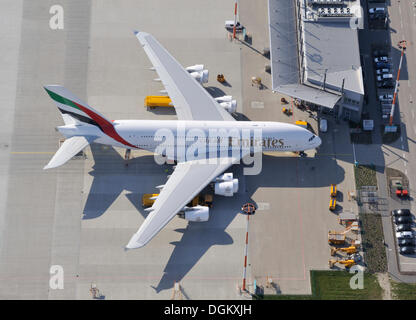 Vue aérienne, l'Airbus A380 en cours de préparation pour la livraison à l'usine d'aviation de Finkenwerder, Finkenwerder, Hambourg, Hambourg Banque D'Images