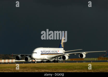 Airbus A380 pour 'Se Singapour Airlines' sur l'aérodrome d'usine de Finkenwerder, Hamburg-Finkenwerder, Hambourg, Hambourg, Allemagne Banque D'Images