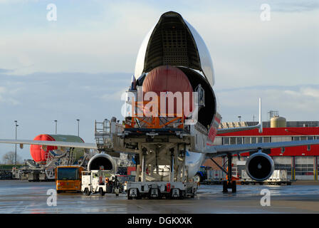 L'avion de transport Airbus A300-600ST Super Transporteur, également connu sous le nom de Beluga, Hambourg, Hambourg, Allemagne Banque D'Images