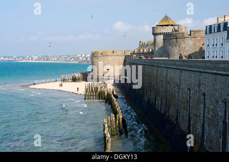 Remparts de la mer, Saint-Malo, Bretagne, France, Europe Banque D'Images