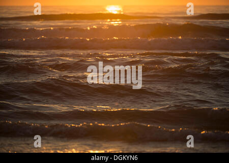 Coucher de soleil sur la mer du Nord, Nordseeküste bei Hirtshals, Region Nordjylland, Jutland, Danemark Banque D'Images