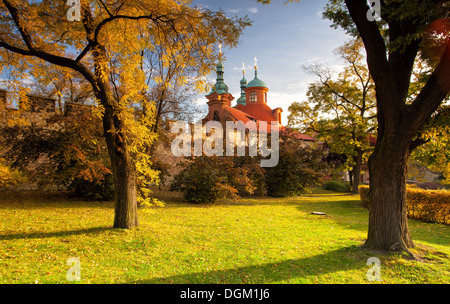 Matin d'automne dans le jardin de Petrin, à Prague Banque D'Images