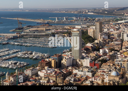 Espagne Alicante, ville et vue sur le port de plaisance du château Banque D'Images