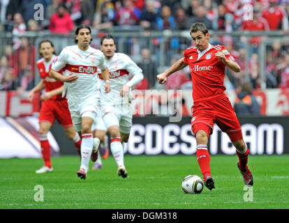 Miroslav Klose, FC Bayern Munich, sur le ballon, Allianz Arena, Munich, Bavière Banque D'Images