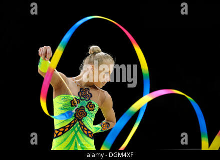 Ksenyia MOUSTAFAEVA, FRA, avec le ruban, la gymnastique rythmique, Grand Prix, Thiais 09. - 10.04.2011, Paris, France, Europe Banque D'Images