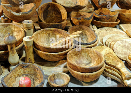 Divers ustensiles de cuisine en bois d'olive Banque D'Images