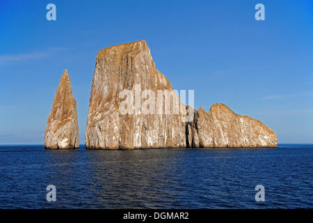 Kicker Rock, près de San Cristobal Island, îles Galapagos, l'UNESCO Site du patrimoine naturel mondial, Equateur, Amérique du Sud Banque D'Images