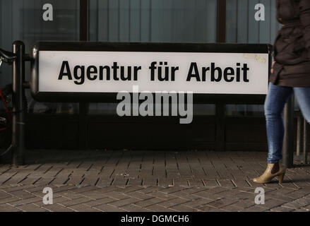 Signer, 'Agentur fuer Arbeit', l'allemand pour l'emploi, de l'Agence, Cologne, Rhénanie-du-Nord - Westphalie, Allemagne Banque D'Images