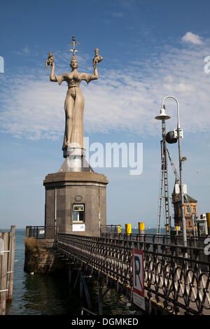 Sculpture d'Imperia par le sculpteur Peter Lenk, à l'entrée du port de Constance, le lac de Constance, Bade-Wurtemberg Banque D'Images