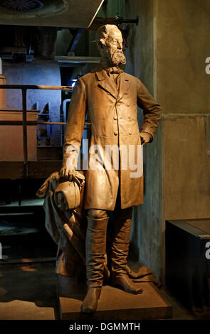 Statue d'Alfred Krupp, nouveau Musée de la Ruhr, complexe industriel de la mine de charbon de Zollverein, Essen, Rhénanie du Nord-Westphalie Banque D'Images