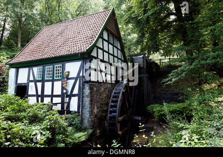 Moulin à eau romantique, maison à colombages, Bad Essen, Osnabruecker Pays Région, Basse-Saxe Banque D'Images