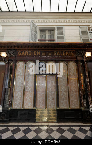 19e siècle façade d'une boutique, Galerie Véro-Dodat, une galerie marchande, 1er arrondissement, Paris, Ile-de-France, France Banque D'Images
