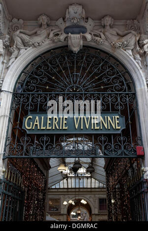 Entrée de la Galerie Vivienne, une galerie marchande, 2ème arrondissement, Paris, Ile-de-France, France Banque D'Images