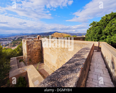 Castillo de Gibralfaro - château sur un Mont Gibralfaro à Malaga, Andalousie, Espagne Banque D'Images