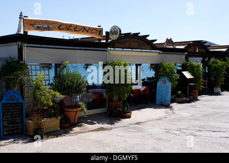 Taverne grecque traditionnelle à Elounda. CRETE Banque D'Images