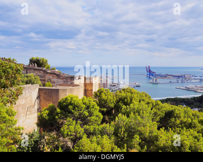 Castillo de Gibralfaro - château sur un Mont Gibralfaro à Malaga, Andalousie, Espagne Banque D'Images