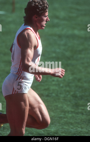 Jarmila Kratochvilova (CZE) qui se font concurrence sur les Championnats du monde d'athlétisme 1983. Banque D'Images