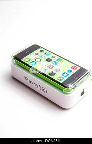 Un iphone 5C encore dans son emballage Banque D'Images