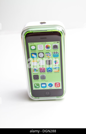 Un iphone 5C encore dans son emballage Banque D'Images