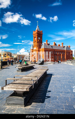 Vue vers le bâtiment de l'Pierhead Assemblée nationale du Pays de Galles à Cardiff Bay. Banque D'Images