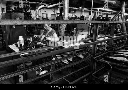 À l'intérieur d'une cordonnerie usine industrielle dans l'île espagnole de Majorque Banque D'Images