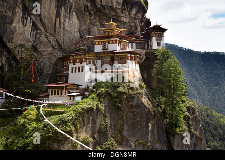 La vallée de Paro, Bhoutan, Taktsang Lhakang (Tiger's Nest) monastère accroché à la falaise Banque D'Images