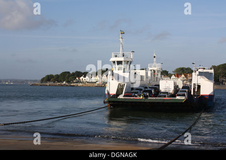 Ferry de la chaîne en les détachant de la position de Shell Bay pour bancs Banque D'Images