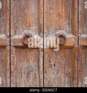 Bronze décoratif bouton de porte poignée de porte en bois Banque D'Images