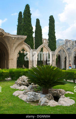 Ruines de l'abbaye de Bellapais monastère gothique ou Abbaye de la paix, de Bellapais, Chypre du Nord, Chypre Banque D'Images