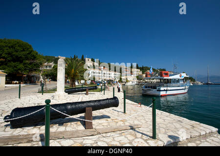 Port de Naxos, Corfou, îles Ioniennes, Grèce, Europe Banque D'Images