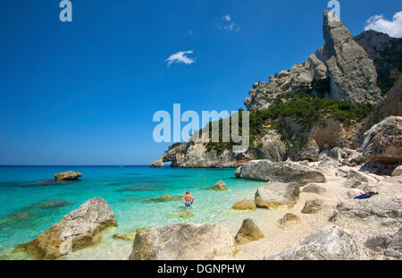 Cala Goloritze, la côte, le golfe de Orosei, Parco Nazionale del Gennargentu e Golfo di Goloritze, Golfo di Orosei et Gennargentu Banque D'Images