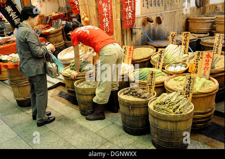 Tsukemono, légumes marinés, Nishi Marché, Kyoto, Japon, Asie de l'Est, Asie Banque D'Images