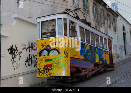 Elevador da Lavra, le plus vieux funiculaire dans la ville, Lisbonne, Portugal, Europe Banque D'Images