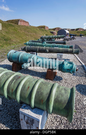 L'Angleterre, dans le Hampshire, Farham, Fort Nelson, le Royal Armouries, l'affichage des armes asiatiques Historique Banque D'Images