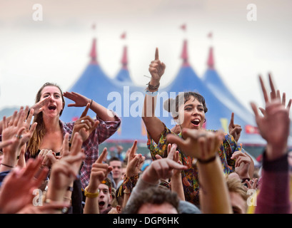 Le Reading Festival - music fans dans la pluie Août 2013 Banque D'Images