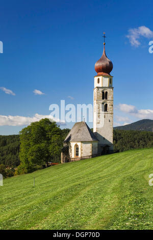 Église de Saint Valentin, Seis am Schlern, Siusi allo Sciliar, Dolomites, Trentino-Alto Adige, Italie, Europe Banque D'Images