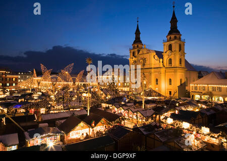 Marché de Noël sur la place du marché de Ludwigsburg, Bade-Wurtemberg Banque D'Images