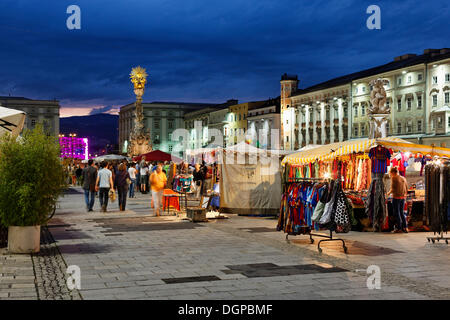 Marché, Pflasterspektakel street art festival, Hauptplatz square, Linz, Haute Autriche, Autriche, Europe, PublicGround Banque D'Images