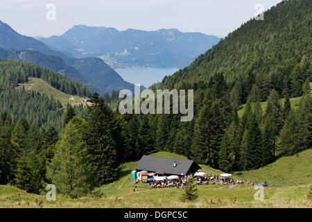 Niedergadenalm Pfeifertag festival sur le lac Wolfgangsee alp, à l'arrière, Strobl, Salzburg Salzkammergut, état resort area Banque D'Images