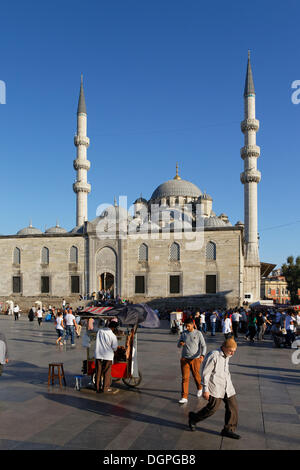 Nouvelle Mosquée, Yeni Cami, Eminönü district, Istanbul, côté européen, la Turquie, l'Europe, PublicGround Banque D'Images