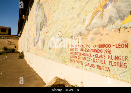 Murale dans memorian des héros et martyrs, León, au Nicaragua. Banque D'Images