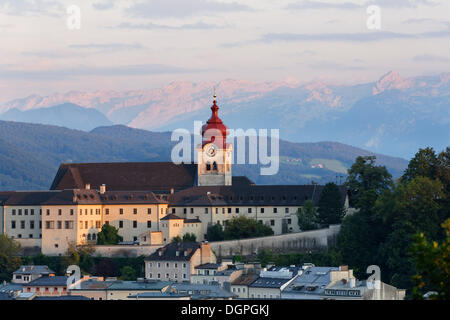 Nonnberg monastère comme vu de la montagne Kapuzinerberg, Salzburg, Autriche, Europe, PublicGround Banque D'Images