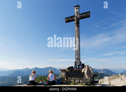 Sommet cross sur Zwoelferhorn Mountain, Sankt Gilgen, Salzkammergut, Salzburg, Autriche Etat Banque D'Images